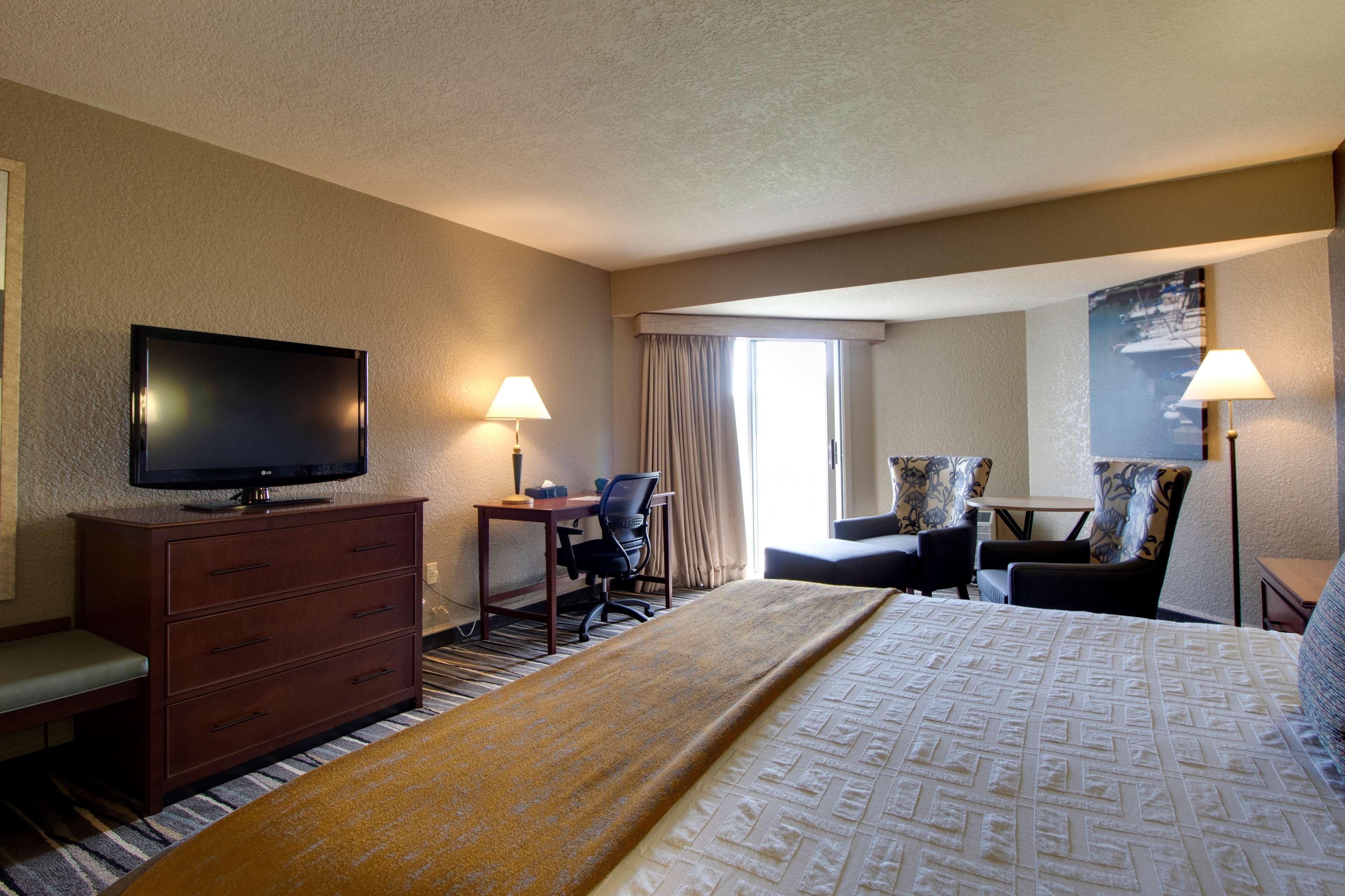 Best Western Harbour Pointe Lakefront Saint Ignace Bagian luar foto